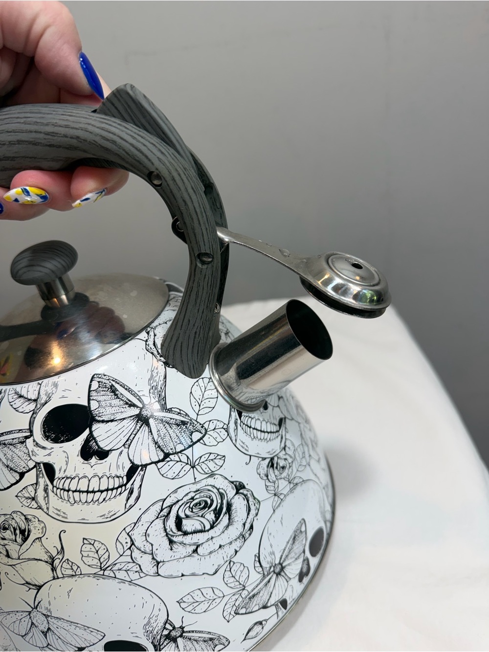 Masterclass black white skull rose Halloween whistling tea kettle pot - Picture 3 of 6